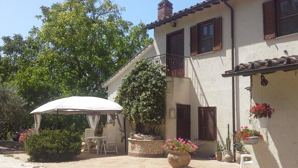 Bed And Breakfast Casale Isorella San Gemini Exterior photo